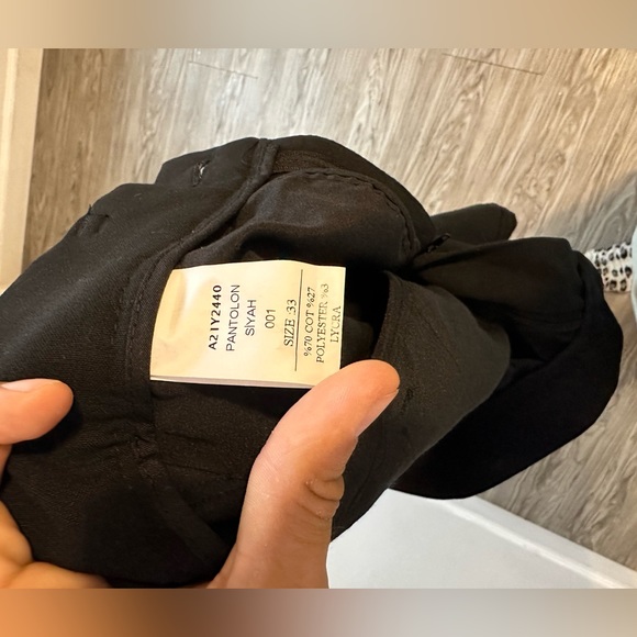 Black slacks with long belt - Picture 4 of 4